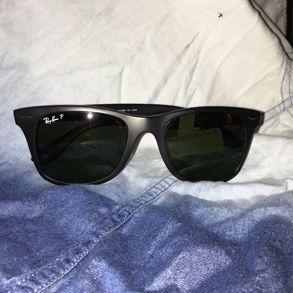 Black Ray Ban sunglasses